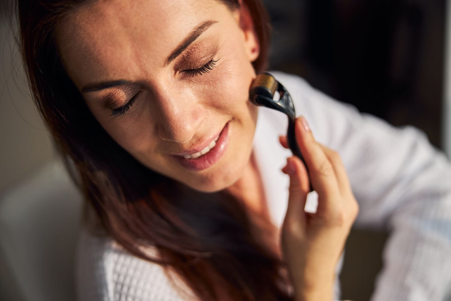 How to Safely Dermaroll at Home for Maximum Benefits